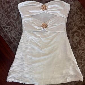 White mini dress cut out metallic flower buckle stretchy thicker material